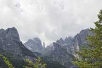 Italia, Trentino, Dolomiti di Brenta, Parco Naturale Adamello Brenta, Campanile Basso — Foto stock