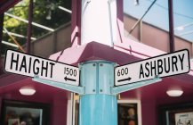 Intersecção das ruas dos EUA, São Francisco Haight e Ashbury — Fotografia de Stock