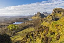 UK, Scotland, Inner Hebrides, Isle of Skye, Trotternish, morning mood above Quiraing, view towards Loch Cleat — Stock Photo