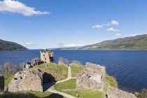 Regno Unito, Scozia, Loch Ness, Drumnadrochit, Castello di Urquhart — Foto stock