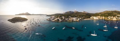 Испания, Балеарские острова, Озил, Вид с воздуха на залив Сан-Эльм — стоковое фото