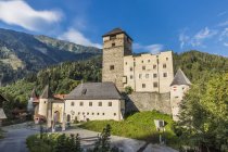 Áustria, Tirol, Castelo de Landeck durante o dia — Fotografia de Stock