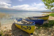 Албанія, Korca, озеро Охрид і дерев'яні човни — стокове фото