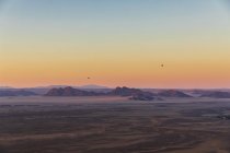 Африка, Намібія, анамб-пустеля, Національний парк Намб-Наутluft, повітряна вид на пустельні дюни в ранковий світ, повітряні кулі — стокове фото
