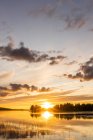 Finlandia, Kjaani, fiume Kajaani al tramonto — Foto stock