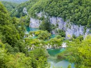Croacia, Lika-Senj, Osredak, Parque Nacional de los Lagos de Plitvice - foto de stock