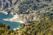 Italia, Liguria, Cinque Terre, bahía de Monterosso - foto de stock