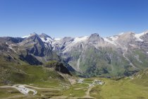 Austria, Grossglockner High Alpine Road, view from Edelweissspitze to Grosses Wiesbachhorn and Grossglockner — Stock Photo