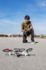 Boy flying drone at daytime — Stock Photo