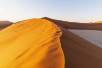 Африка, Намібія, Namib пустеля, Національний парк науки, Дедвілей і піщані дюни в ранковий світ — стокове фото