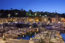 França, Provence-Alpes-Cote d 'Azur, Nice, Port Lympia a hora azul — Fotografia de Stock