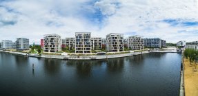 Germany, Hesse, Offenbach, modern architecture at harbor — Stock Photo