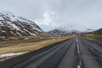 Iceland, North of Iceland, empty road in winter — Stock Photo