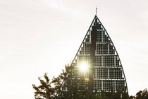 Alemania, Karlsruhe, paneles solares en forma de vela - foto de stock