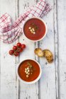 Mediterran tomato soup with roasted bread, croutons and thyme — Stock Photo
