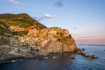 Italy, Liguria, Cinque Terre, Manarola in the evening — Stock Photo