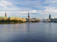 Germania, Amburgo, veduta verso la fontana di Alster Interno e Alster — Foto stock