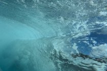 Maldivas, Océano, disparo bajo el agua, ola - foto de stock