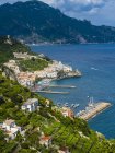 Italia, Campania, Costa Amalfitana, Península de Sorrento, Amalfi - foto de stock