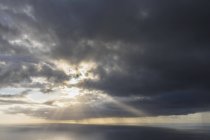 Reunión, Costa Oeste, Saint-Leu, Puesta del sol sobre el mar - foto de stock