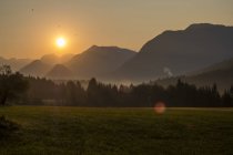 Austria, Ausseer Land, Paisaje con montañas - foto de stock