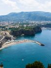 Italy, Campania, Naples, Gulf of Naples, Sorrento, View of cliff coast Meta di Sorrento — Stock Photo