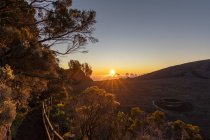 Reunion, Reunion National Park, Shield Volcano Piton de la Fournaise, Caldera Rempart and Formica Leo, sunrise — Stock Photo