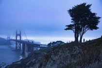 Estados Unidos, California, San Francisco, Golden Gate Bridge por la noche - foto de stock