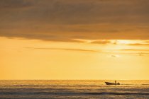Mauritius, West Coast, Indian Ocean, beach of Trou aux Biches, sunset — Stock Photo