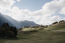 Suiza, Engadine, pueblo de montaña - foto de stock