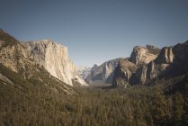 Соединенные Штаты Америки, California, Yosemite National Park, Tunnel View — стоковое фото