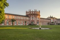 Germany, Hesse, Wiesbaden, Biebrich Palace in the evening — Stock Photo