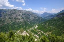 Albania, Condado de Shkoder, Alpes albaneses, Cem Canyon - foto de stock