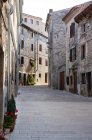 Croazia, Istria, Balla, Centro storico, vicolo vuoto — Foto stock