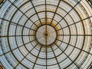 Italia, Milán, Galleria Vittorio Emanuele II, cúpula de cristal - foto de stock