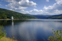 Alemanha, Baviera, Baixa Baviera, perto de Frauenau, Floresta da Baviera, Barragem de Frauenau, Reservatório de água potável — Fotografia de Stock