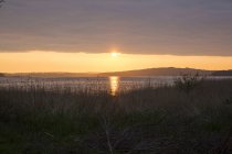 Alemanha, Ruegen, costa do mar Báltico ao pôr-do-sol — Fotografia de Stock