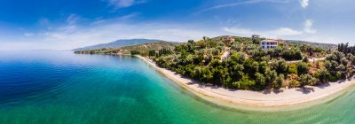 Греція, Егейське море, затока Пагасетік, вид з повітря на Афіссос, пляж. — стокове фото