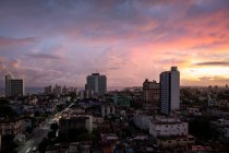 Cuba, Havana, Vista aérea do centro da cidade ao nascer do sol — Fotografia de Stock