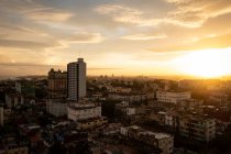 Cuba, Havana, Vista aérea do centro da cidade ao nascer do sol — Fotografia de Stock