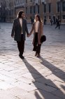 Молода пара відвідує місто Венеція (Італія). — стокове фото