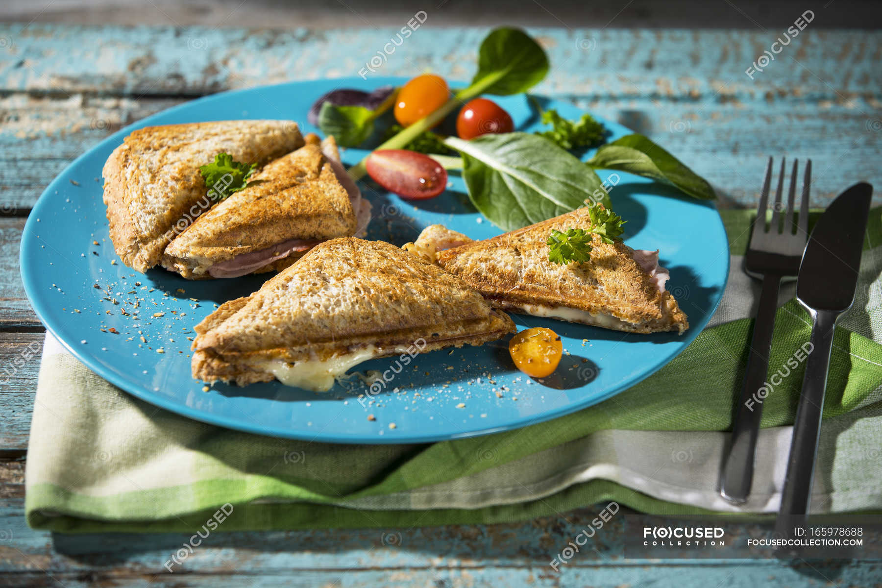 Whole meal sandwich — hearty, freshness - Stock Photo | #165978688