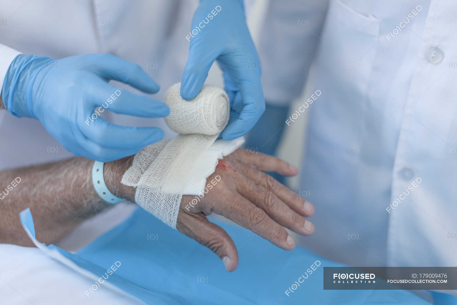 dressing hand pic