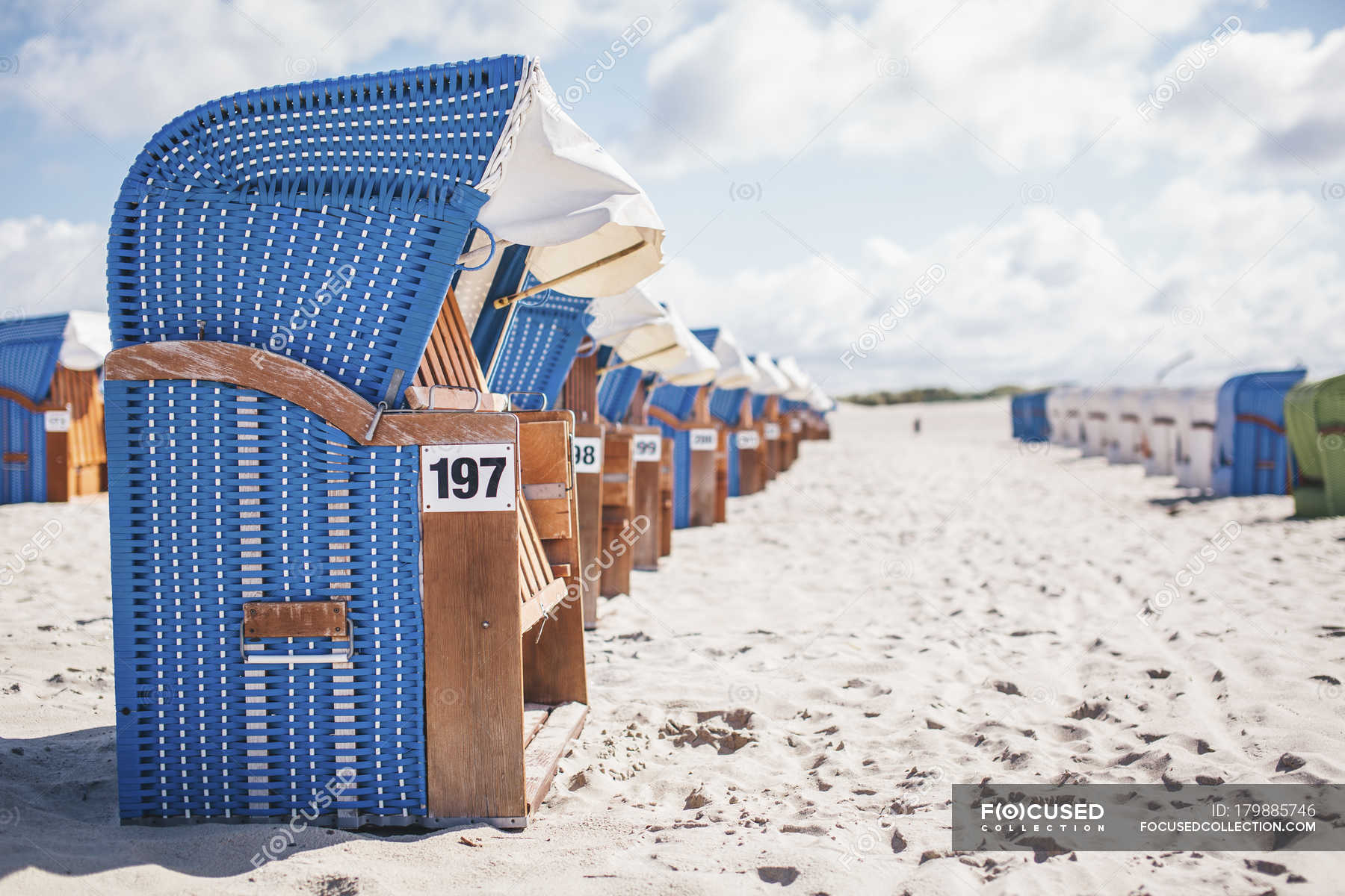 hooded beach chair