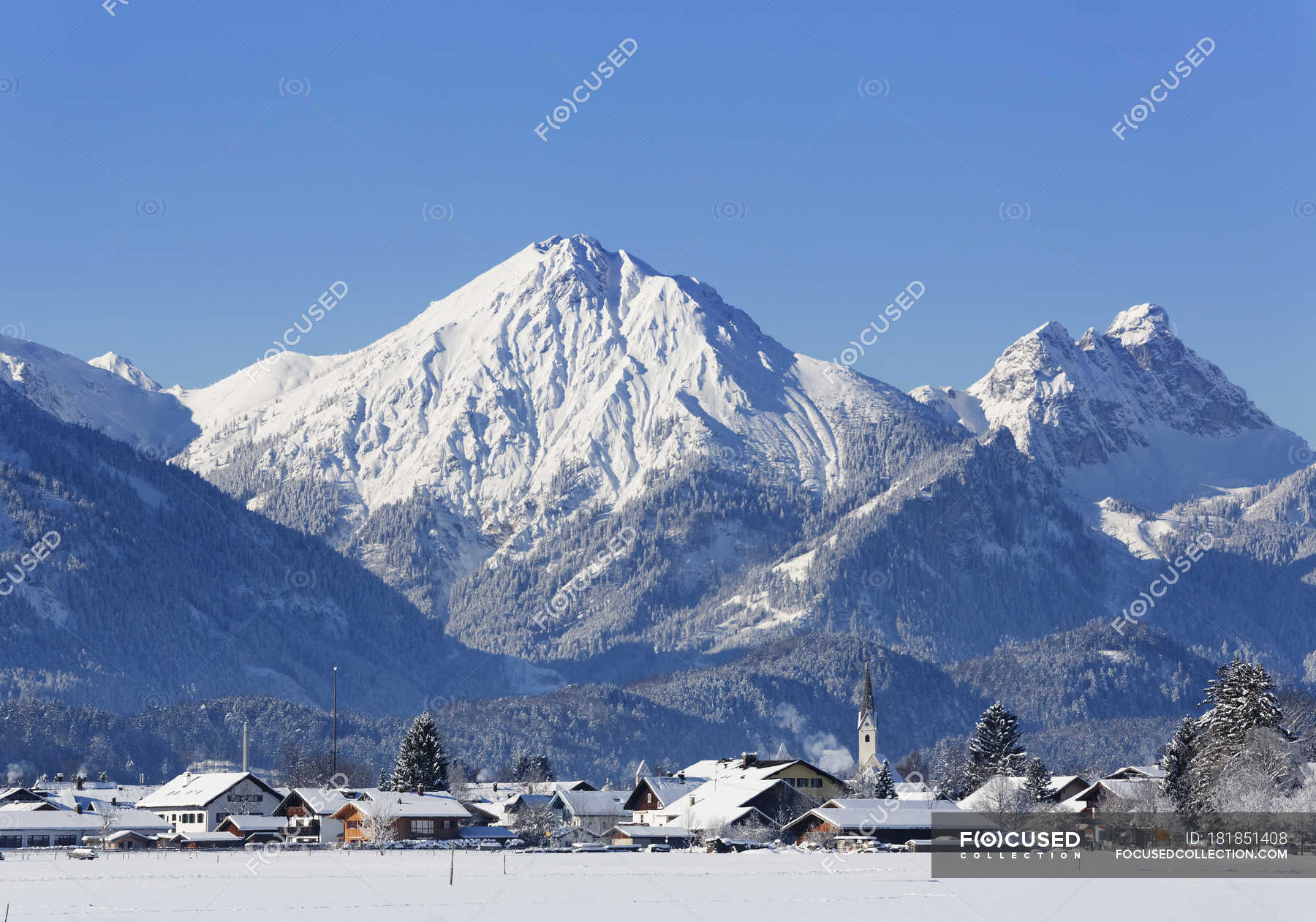 Schwangau village, Tannheimer Berge mountains, Ostallgu region, Allgu ...