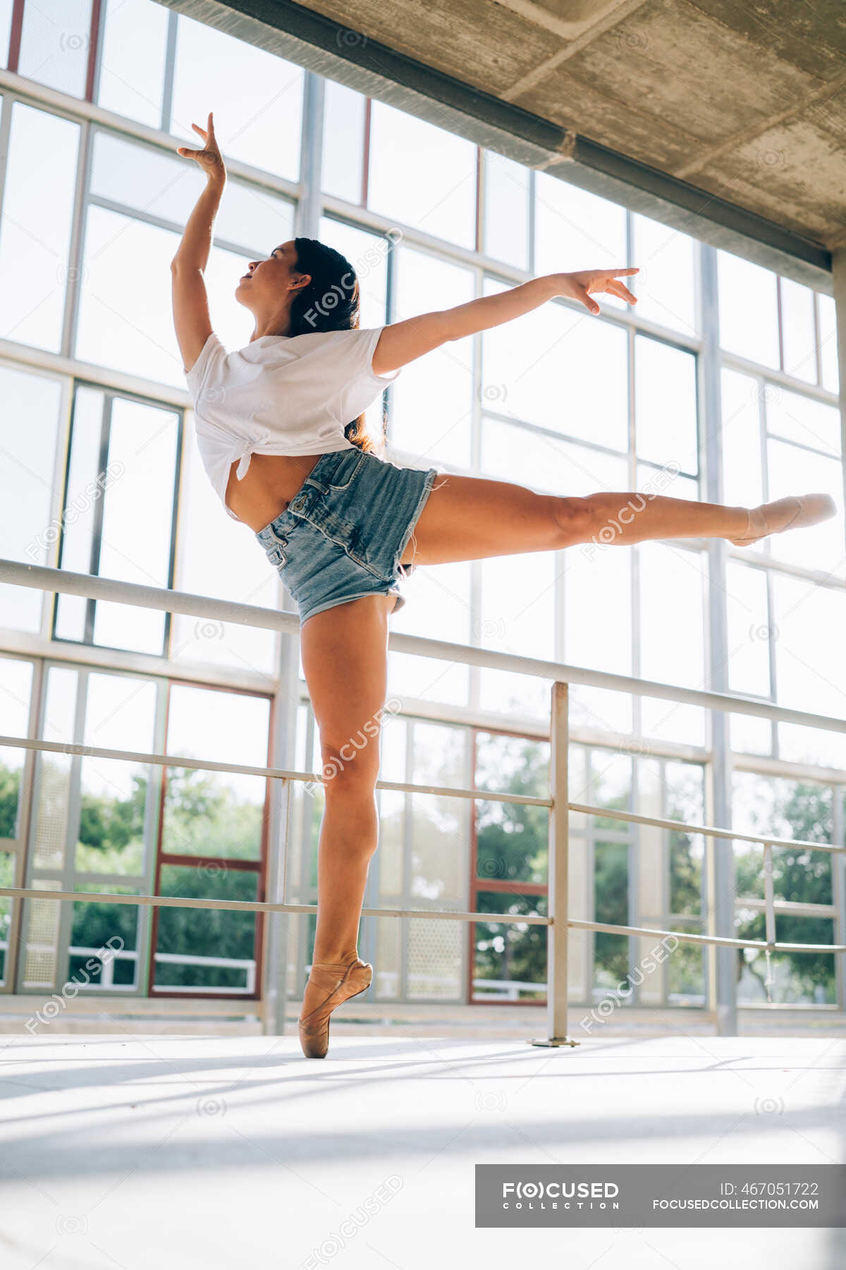 Ballerina dancing in gym — posture, - Stock Photo | #467051722