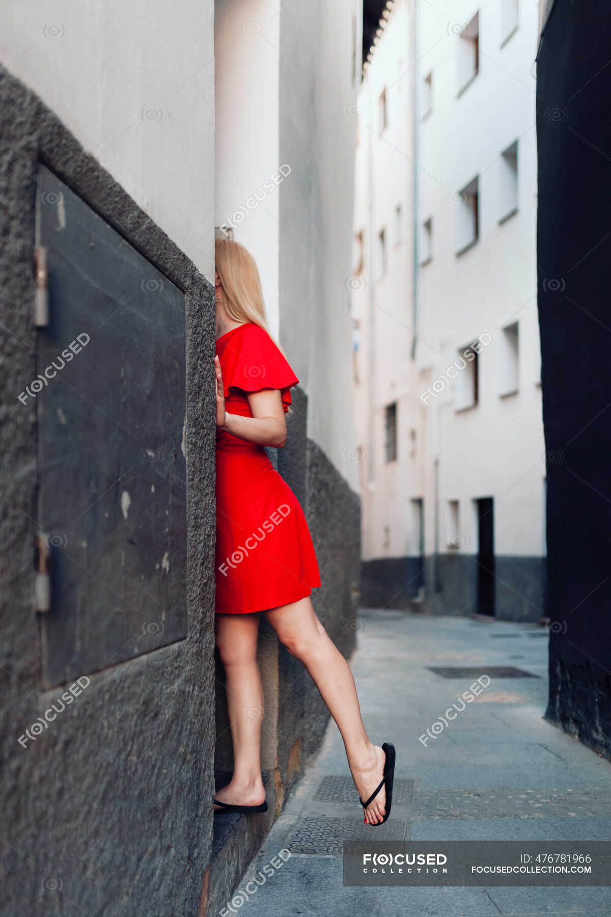 Woman Entering In House Spain 30s Stock Photo 476781966