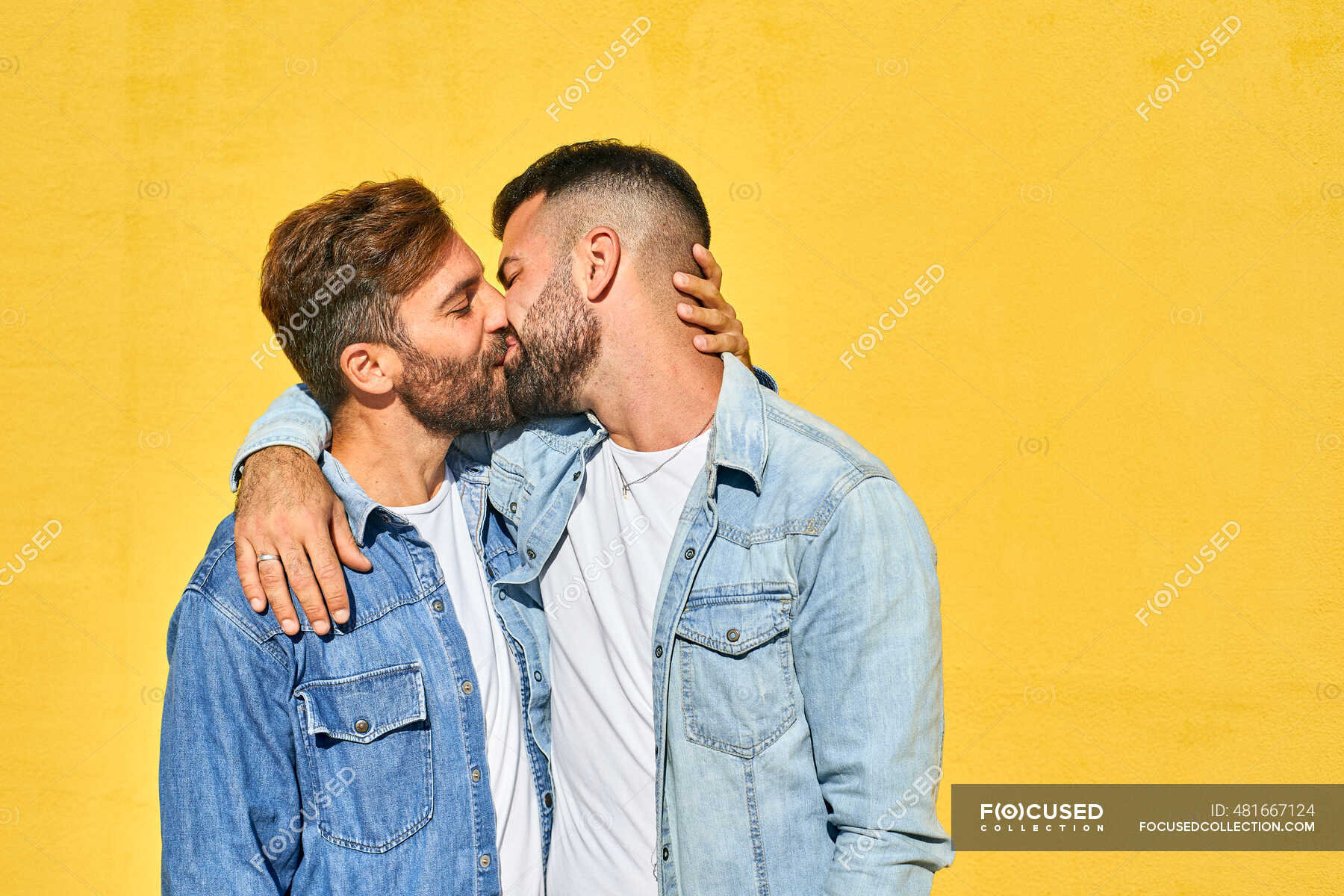 د همجنسبازانو سره ملګرتیا موندل
