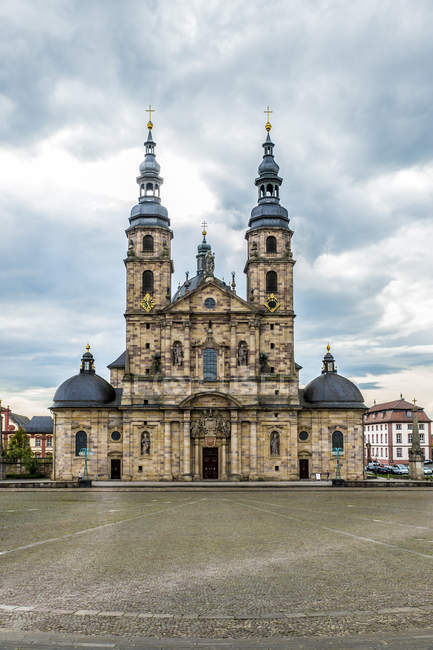 Cattedrale di Fulda al giorno nuvoloso — Foto stock
