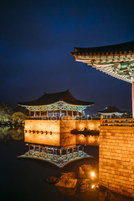 Палац Donggung і Wolji ставок — стокове фото